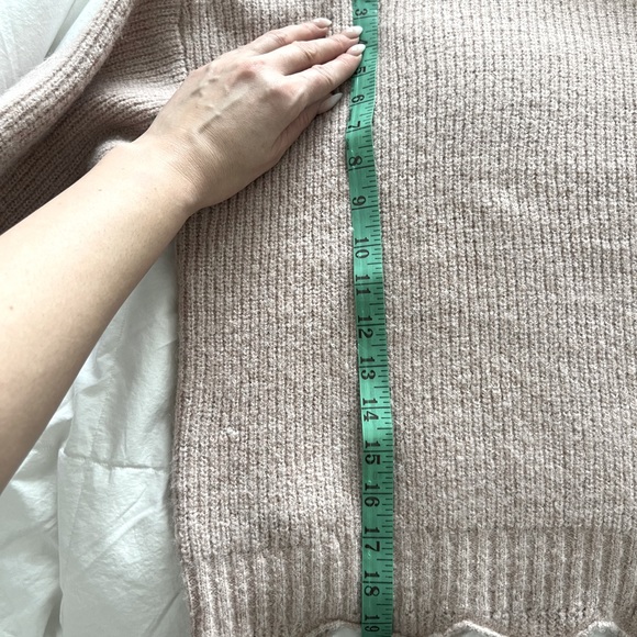 Cropped Mockneck Sweater M - Picture 9 of 10